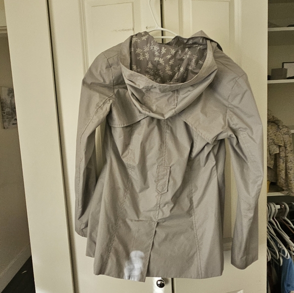 Suzy shier raincoat - Picture 2 of 3